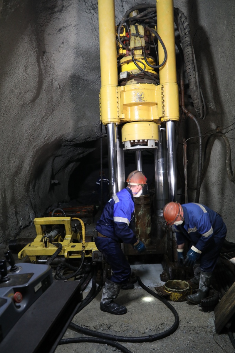 Горняки Подземного рудника Гайского ГОКа установили очередной производственный рекорд